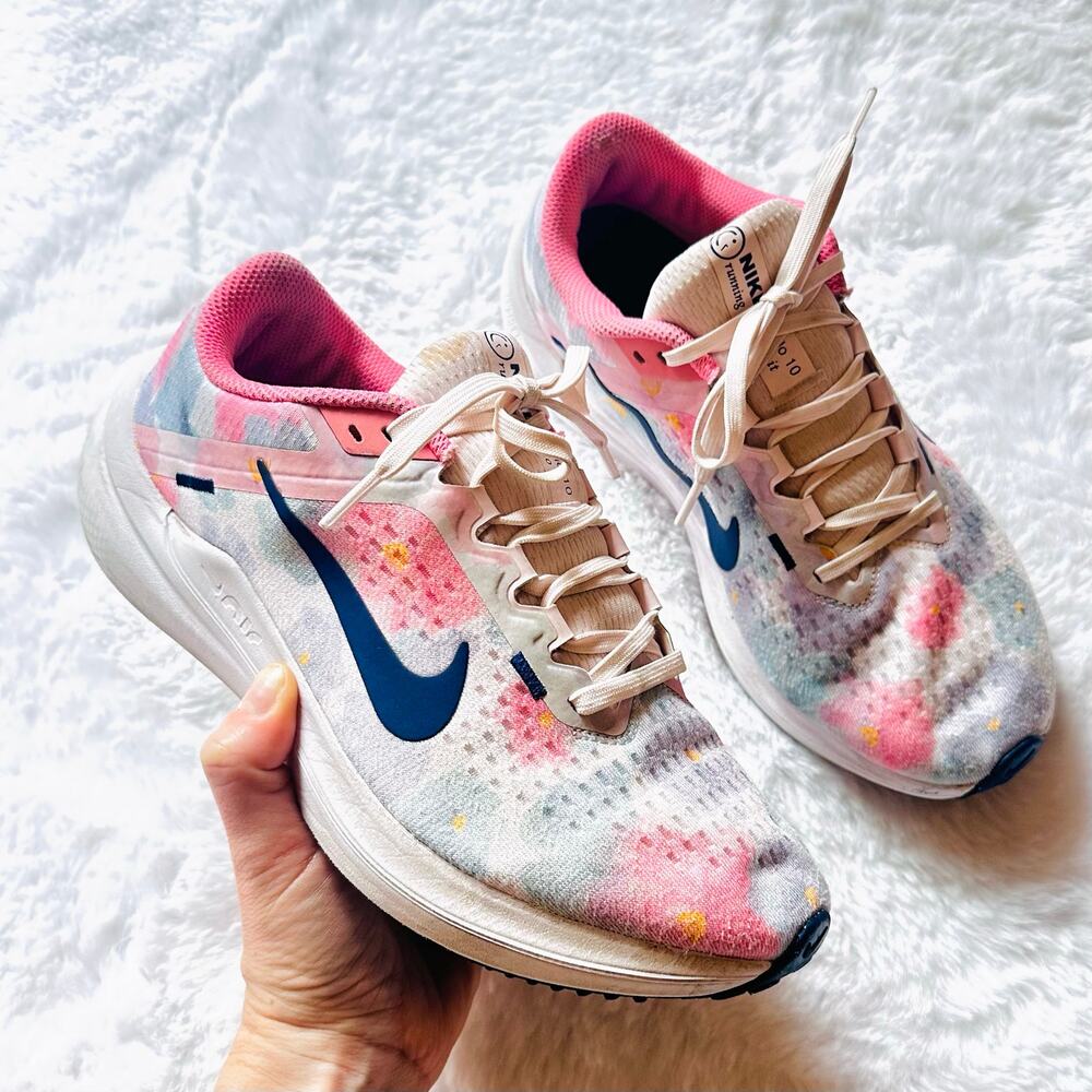 Nike Air Zoom Winflo 10 Floral Watercolor Running Shoe Sneaker Women’s 8.5